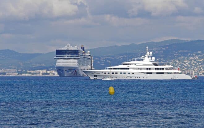 Photo d'illustration. Un bateau de croisière à Cannes.