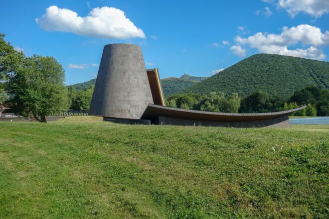 Photo d'illustration. Le parc Vulcania, en Auvergne.