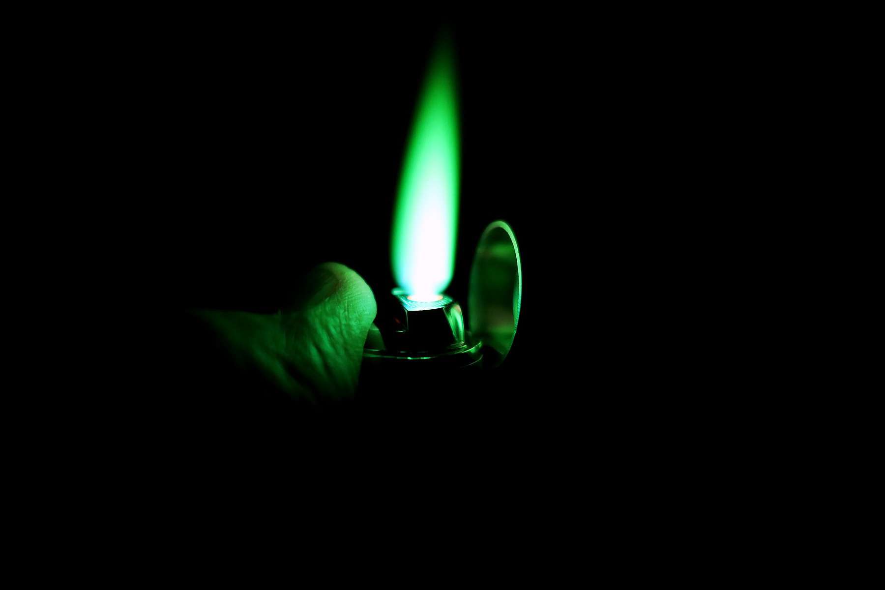 Photo d'illustration. Un briquet à l'épreuve du vent.