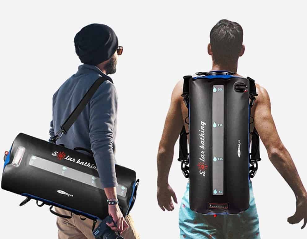 Une douche solaire facilement transportable.