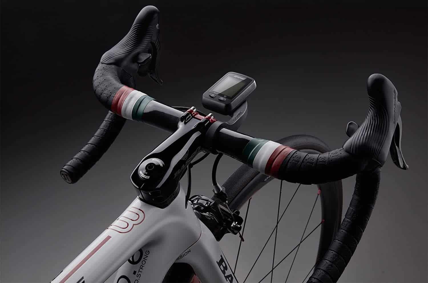 Un compteur de vélo de la marque IGPSPORT.