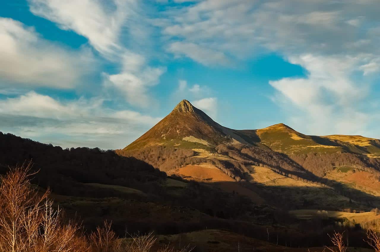 Photo d'illustration. Une vue du Cantal (Auvergne-Rhône-Alpes)