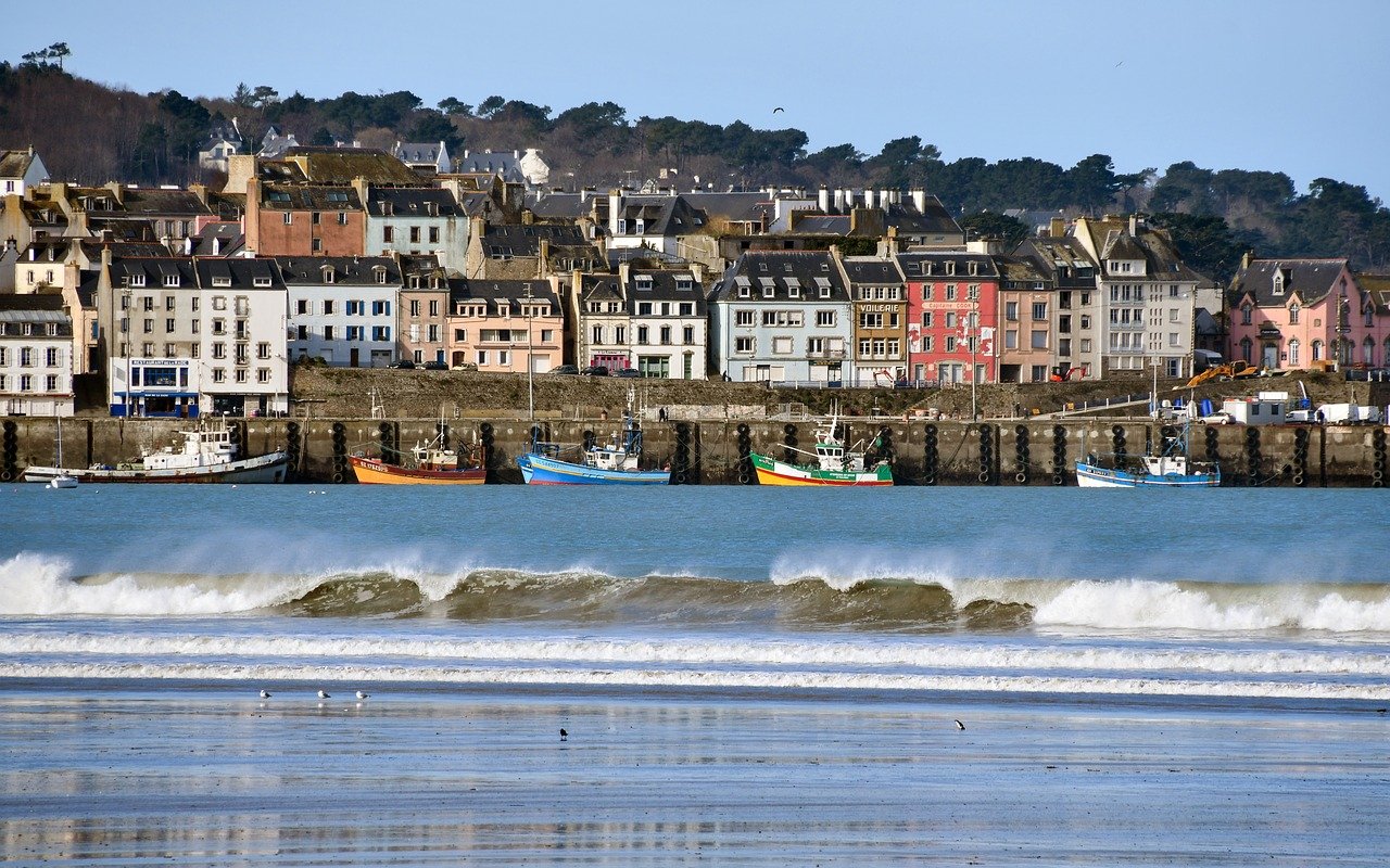 Photo d'illustration. Une vue sur Douarnenez, dans le Finistère.
