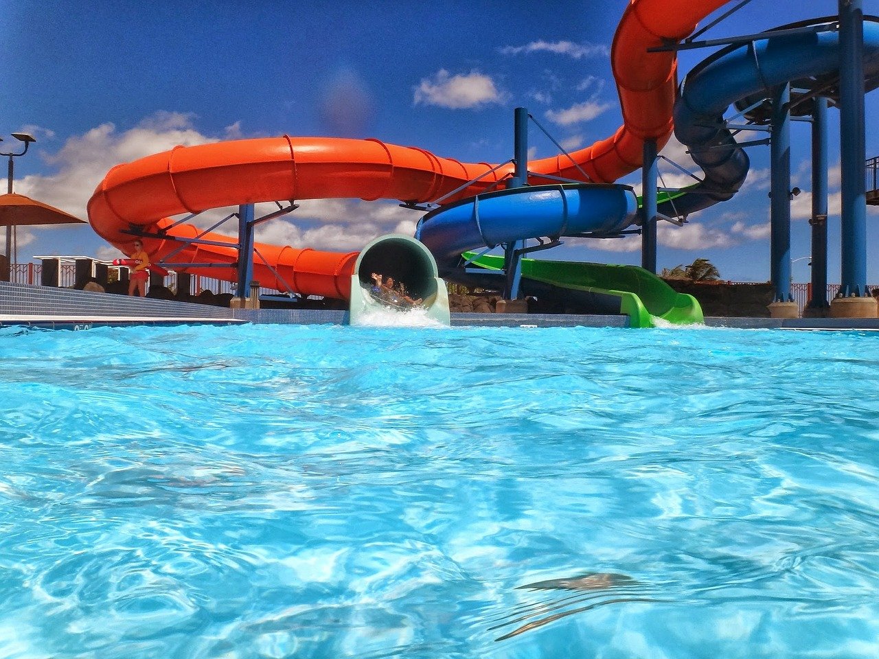 Photo d'illustration. Un toboggan de parc aquatique.