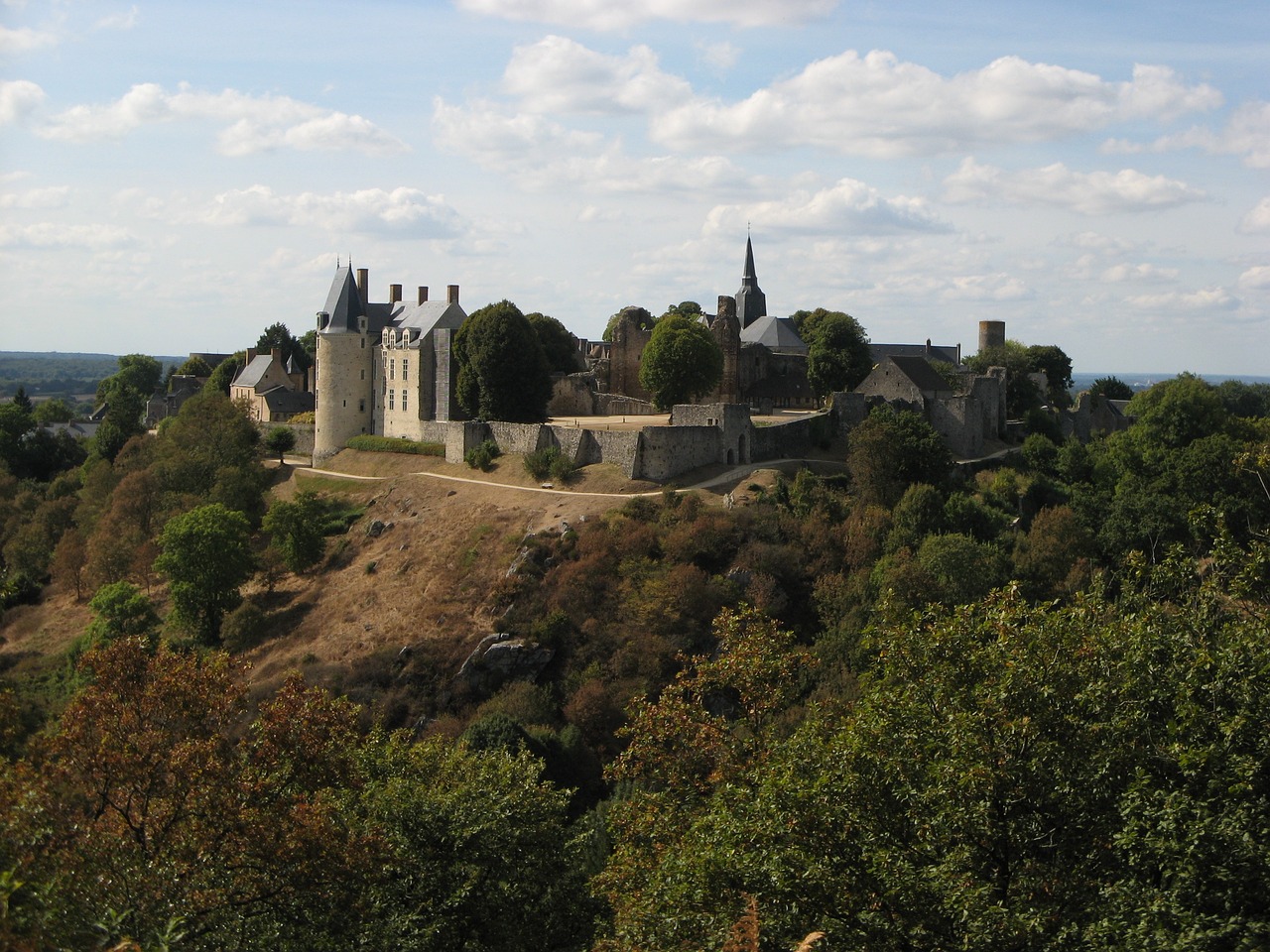 Photo d'illustration. Sainte-Suzanne, en Mayenne.