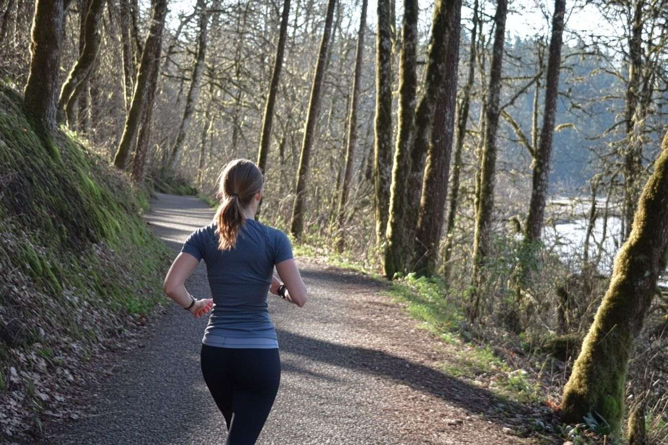 Image d'illustration. Runner profitant d un chemin pittoresque